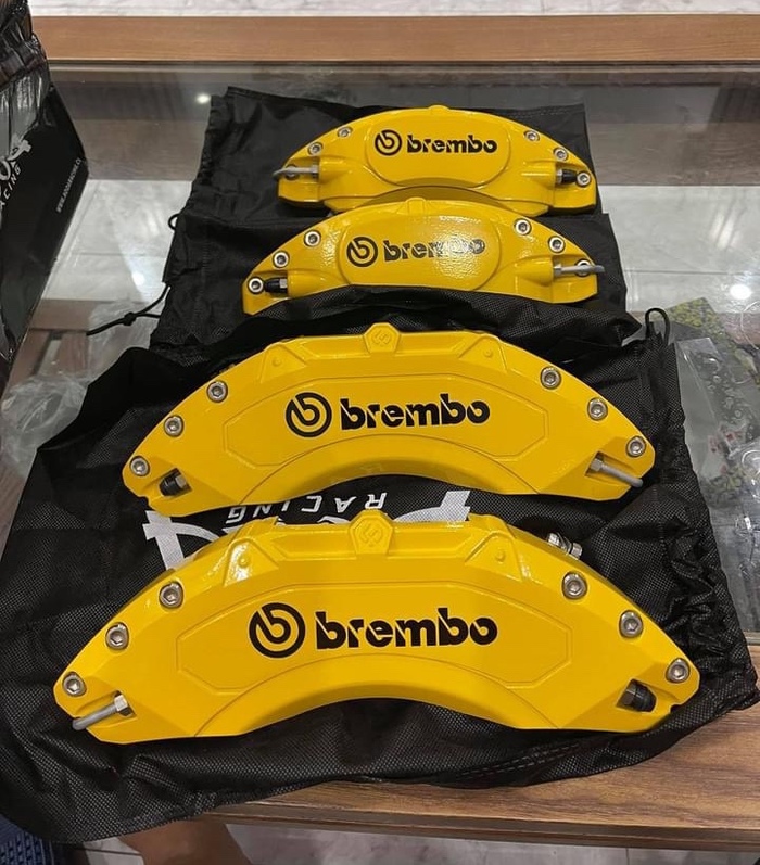 gắn ốp má phanh brembo Bình Tân