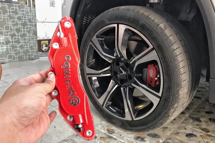 gắn ốp má phanh brembo Bình Tân