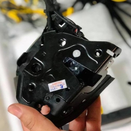 Cửa Hít Bass ZIN OWIN L1 Xe FORD